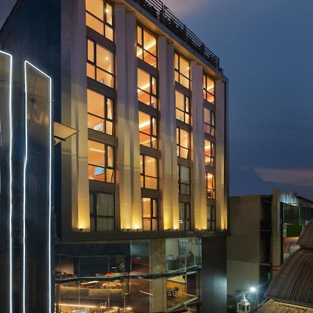 Lumen Bangkok Udomsuk Station Hotel Екстериор снимка