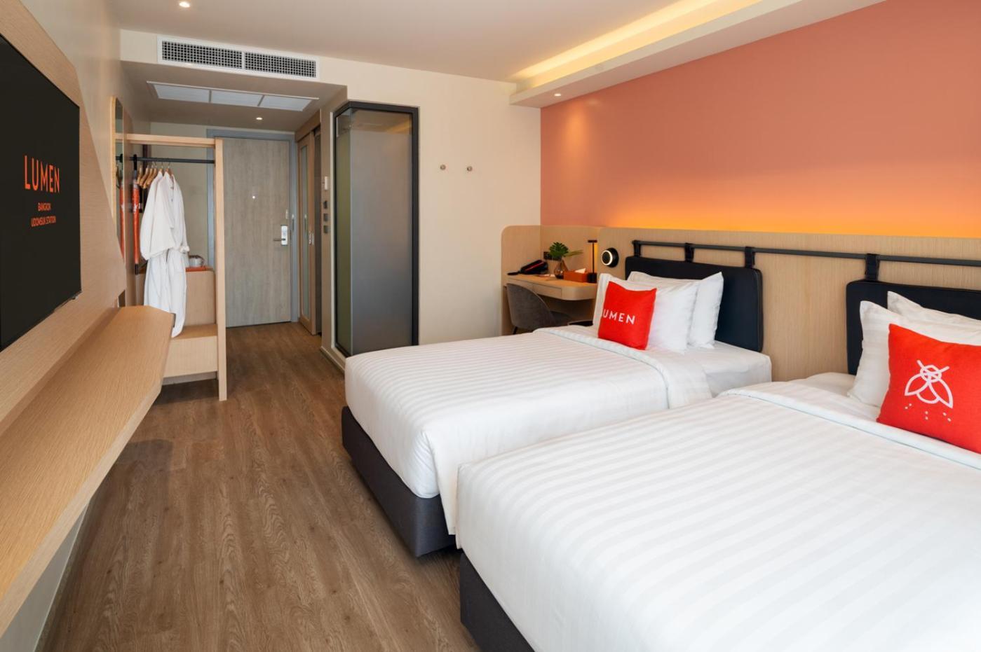 Lumen Bangkok Udomsuk Station Hotel Екстериор снимка