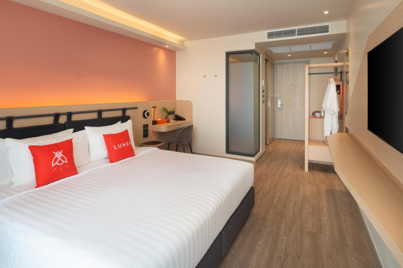 Lumen Bangkok Udomsuk Station Hotel Екстериор снимка