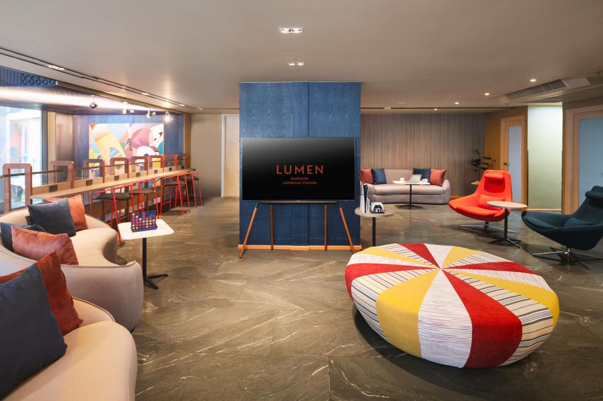 Lumen Bangkok Udomsuk Station Hotel Екстериор снимка