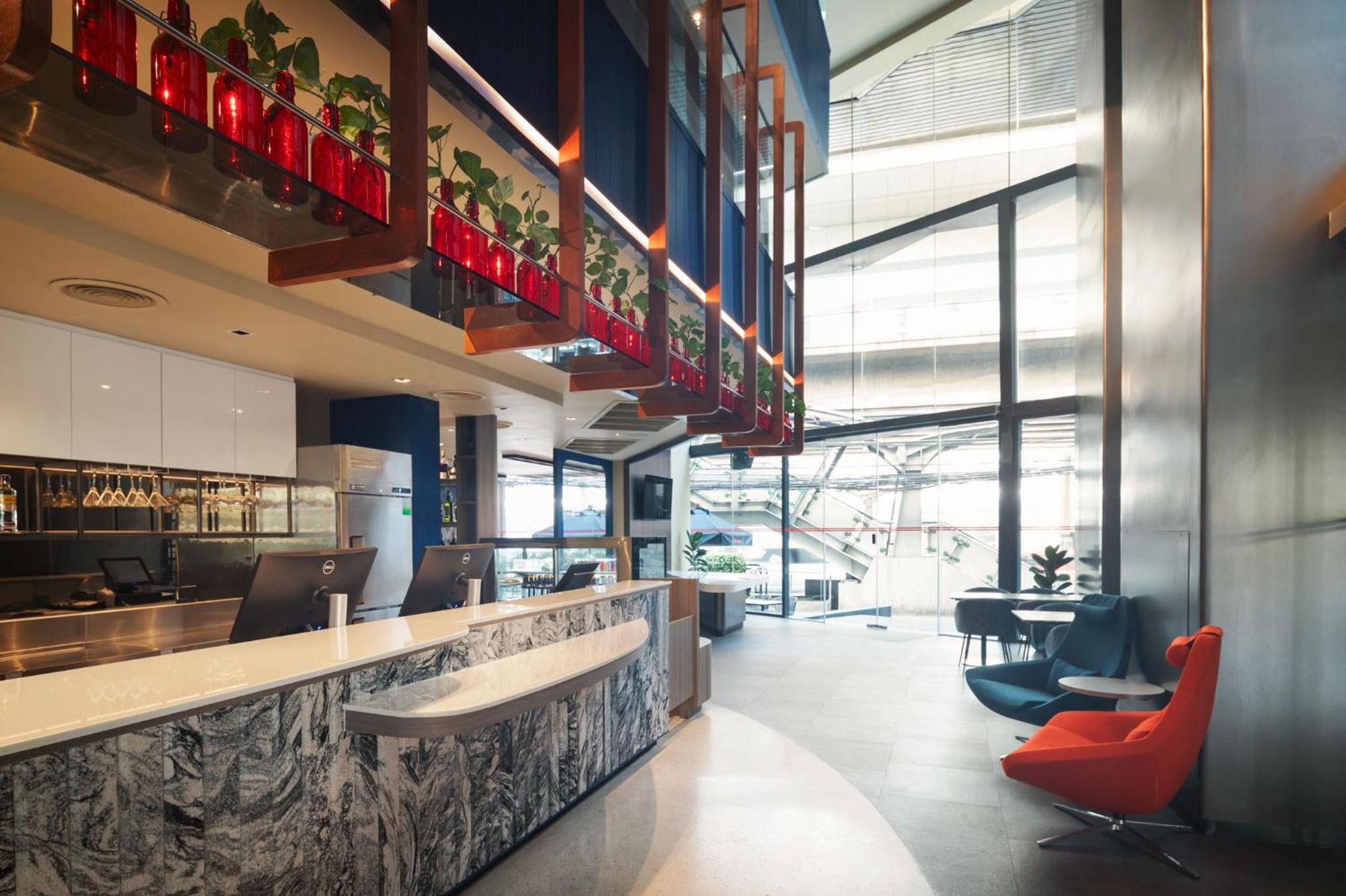 Lumen Bangkok Udomsuk Station Hotel Екстериор снимка