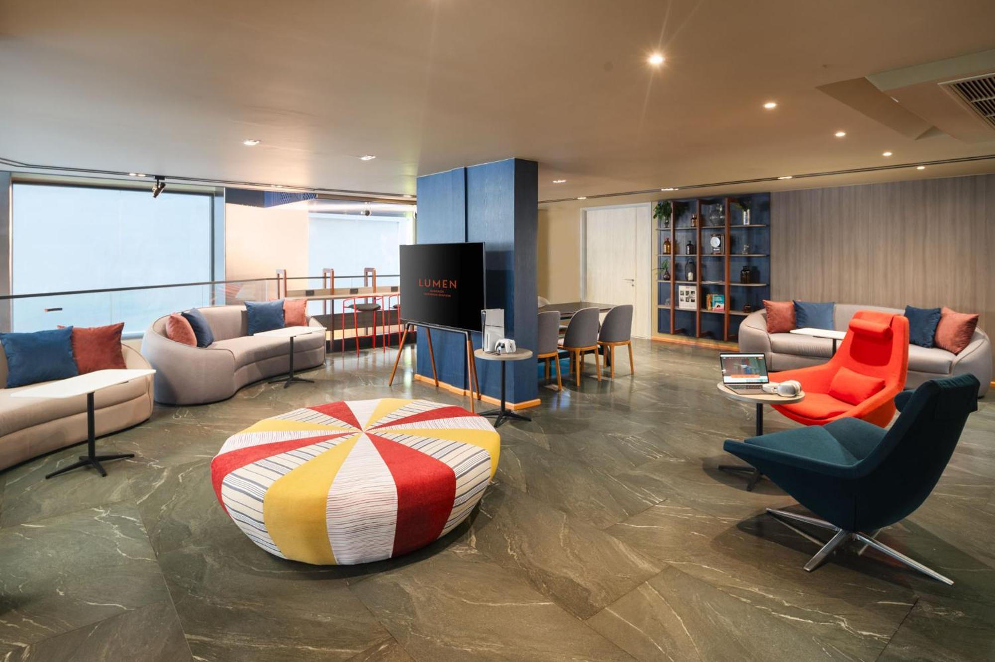Lumen Bangkok Udomsuk Station Hotel Екстериор снимка