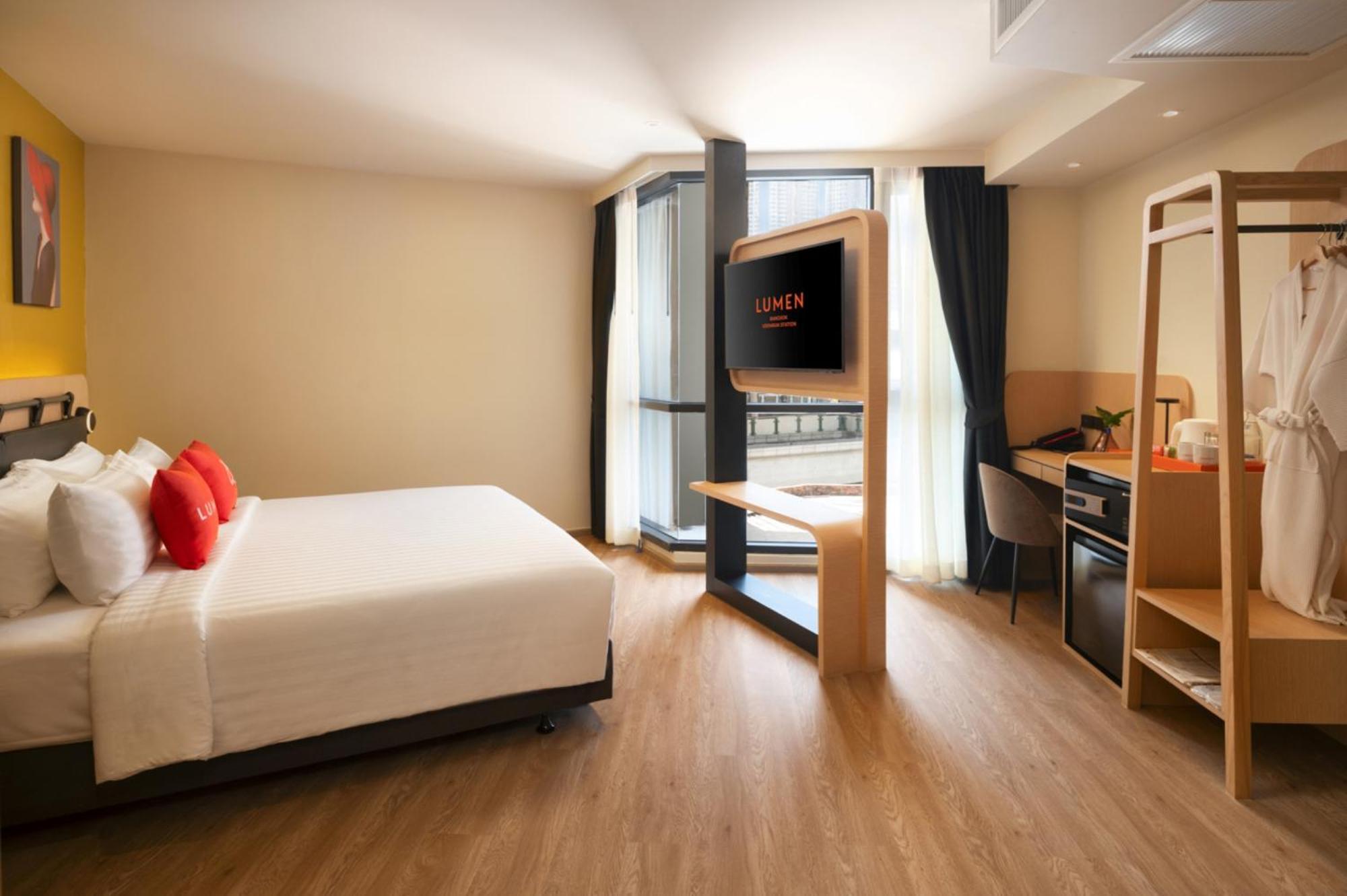 Lumen Bangkok Udomsuk Station Hotel Екстериор снимка